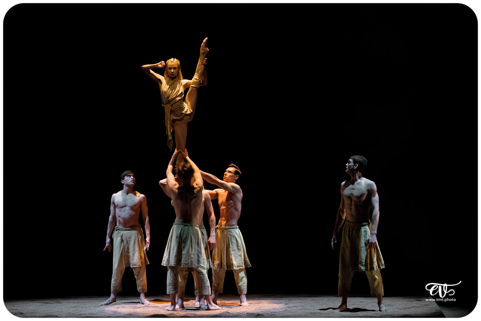 MY LAND (RECIRQUEL COMPANY)